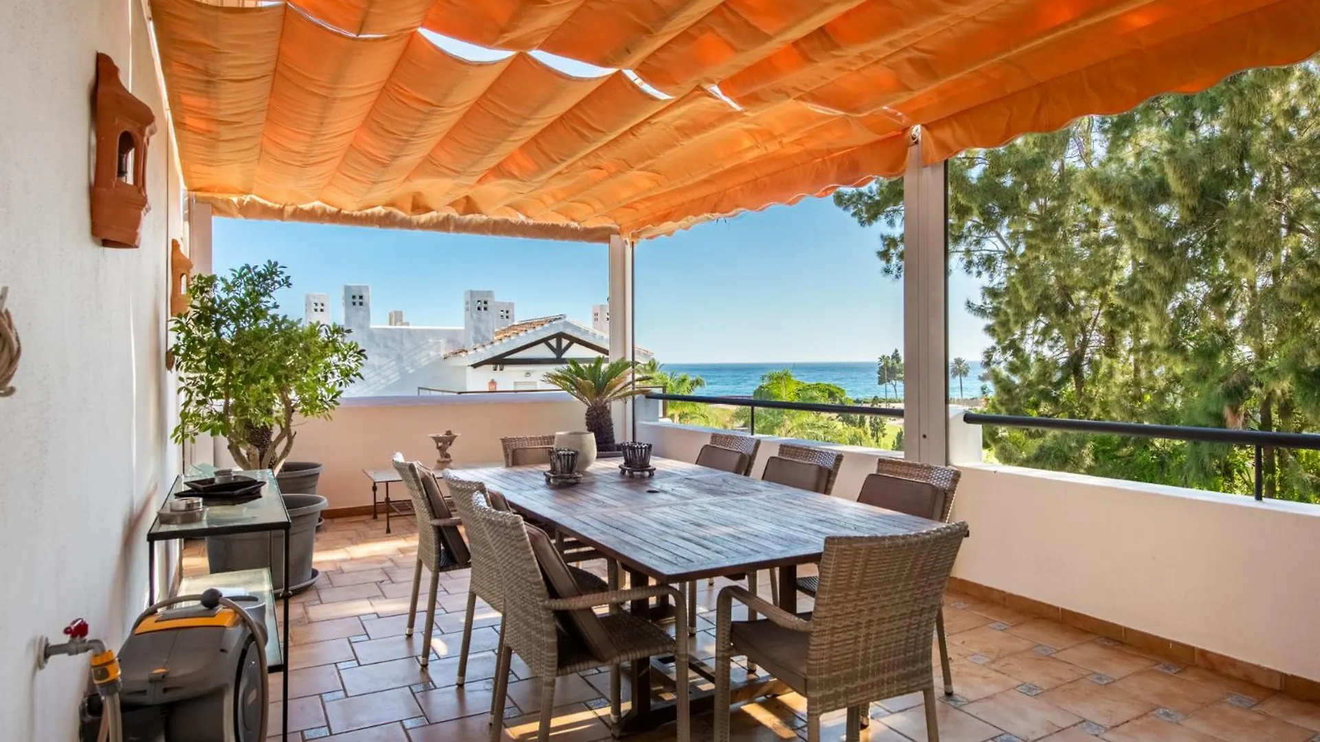 Palm Beach Frontline Penthouse Marbella Holiday home