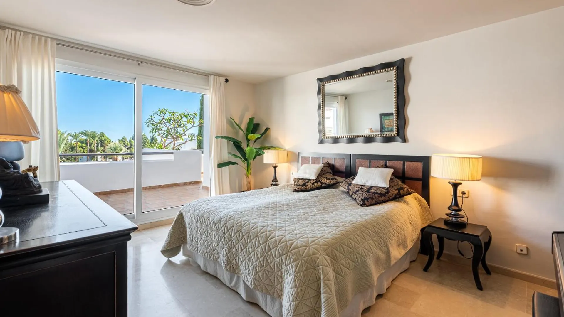 Palm Beach Frontline Penthouse Marbella Holiday home